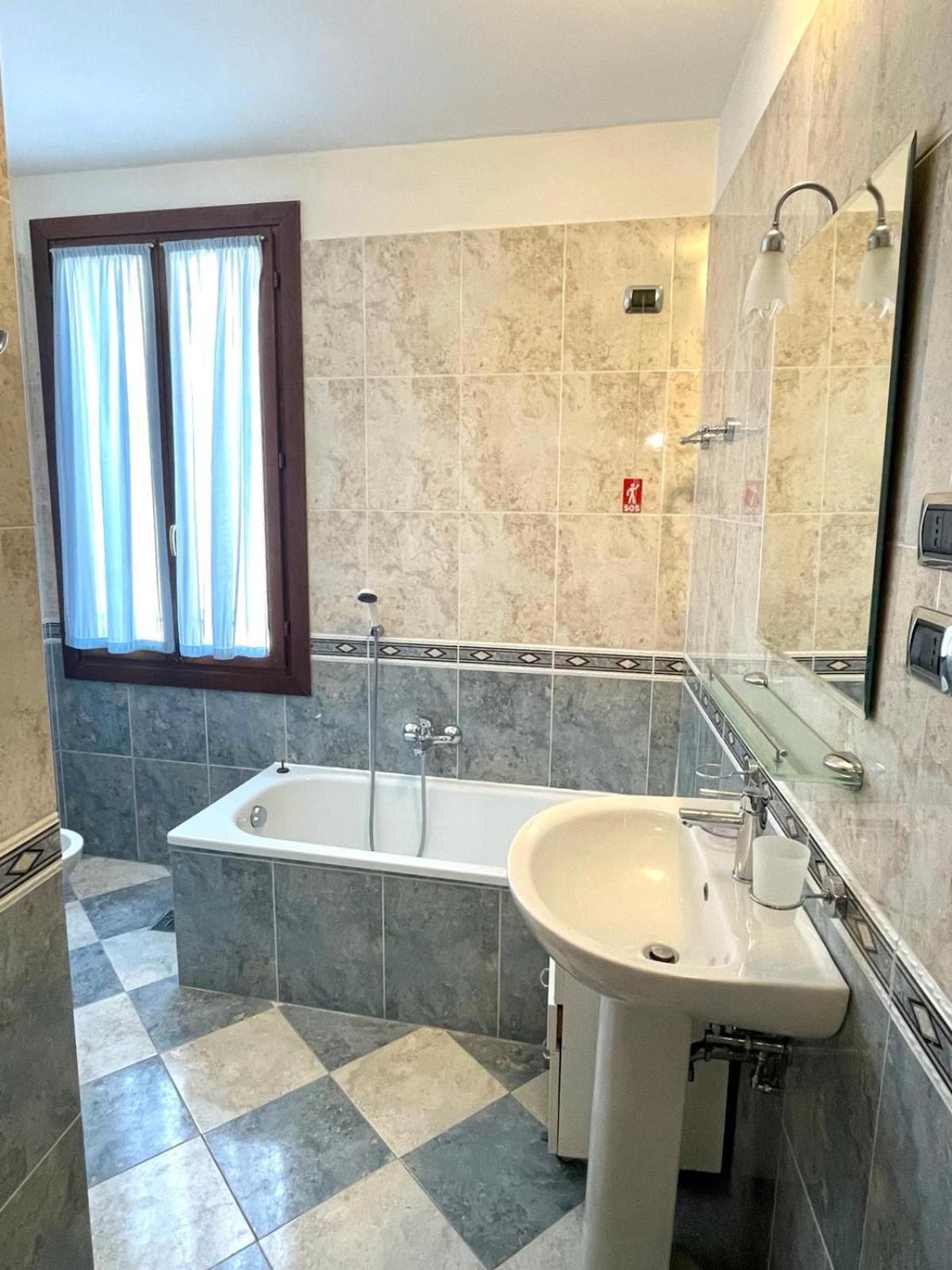 Guesthouse Ca' San Marcuola 2 Venesia Bagian luar foto